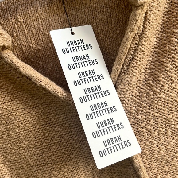 Urban outfitters beige sweater/ cargdigan/ size small new with tags 🏷 ✨✨✨ - Picture 9 of 9
